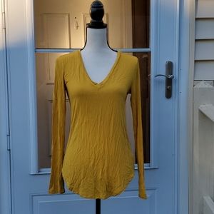 Old Navy Mustard Yellow V-neck Shirt Size Small